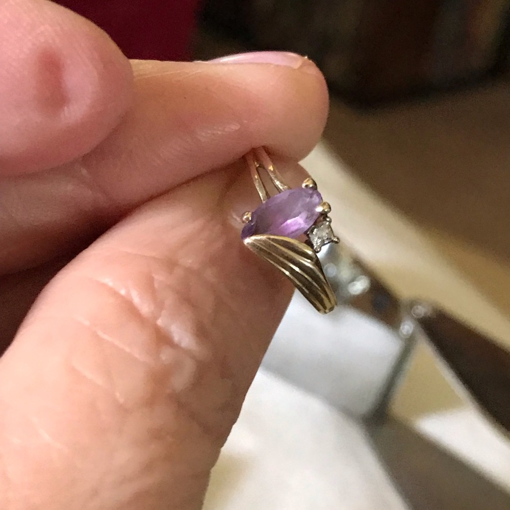Beautiful 10k yellow ring - Picture 4 of 4
